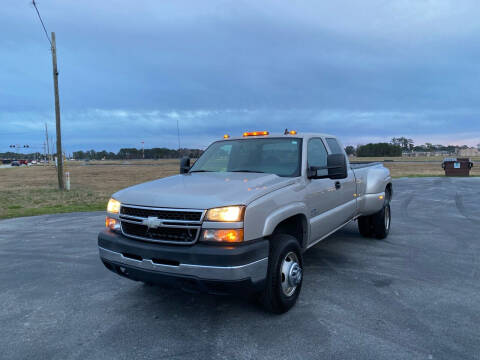 2006 Chevrolet Silverado 3500 for sale at Select Auto Sales in Havelock NC