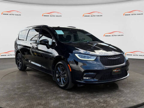 2021 Chrysler Pacifica Touring