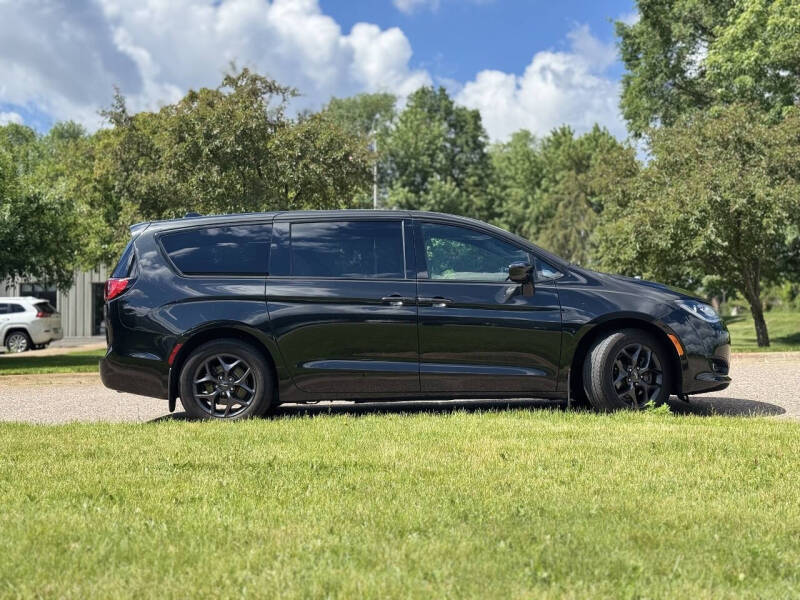 2020 Chrysler Pacifica Touring