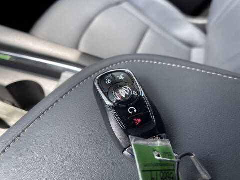 2023 Buick Enclave Essence