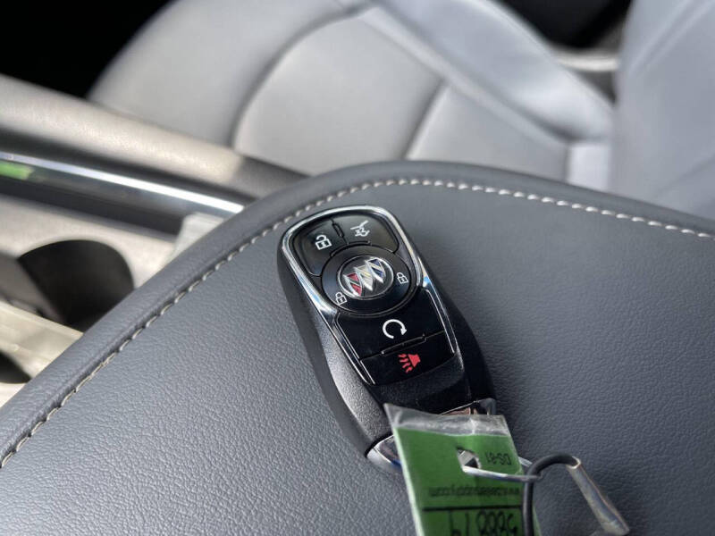 2023 Buick Enclave Essence