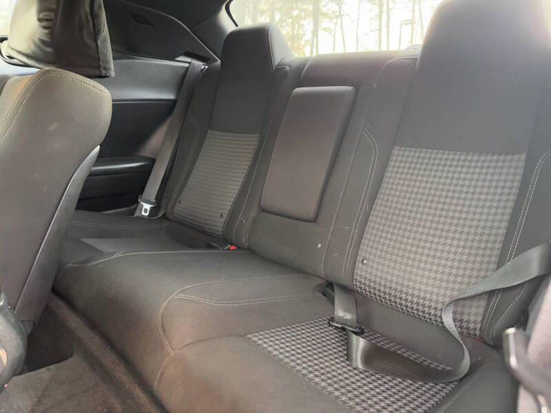 2016 Dodge Challenger SXT Plus