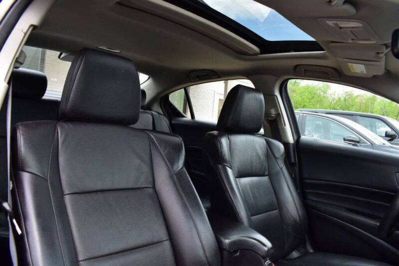 2013 Acura ILX 2.0L w/Tech