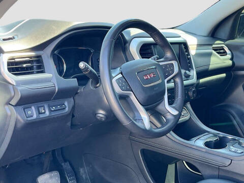 2022 GMC Acadia SLT