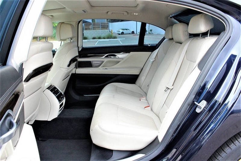 2017 BMW 7 Series 740i