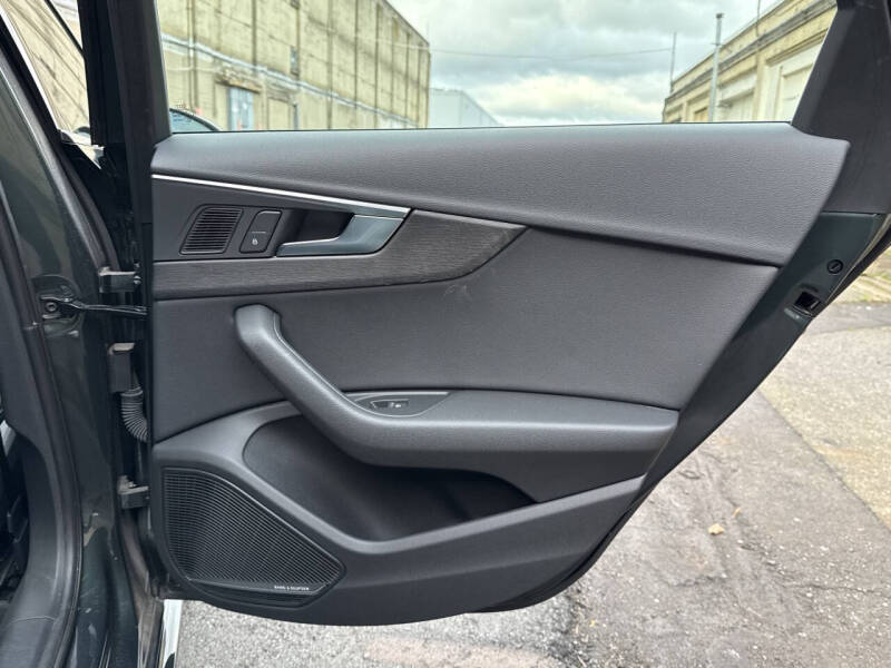 2017 Audi A4 2.0T quattro Premium Plus