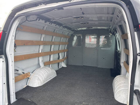 2017 GMC Savana 2500