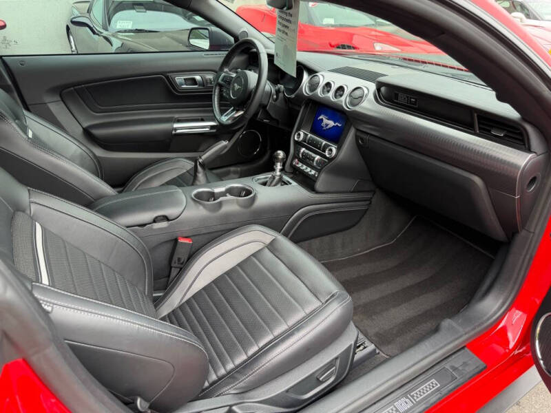 2022 Ford Mustang Mach 1