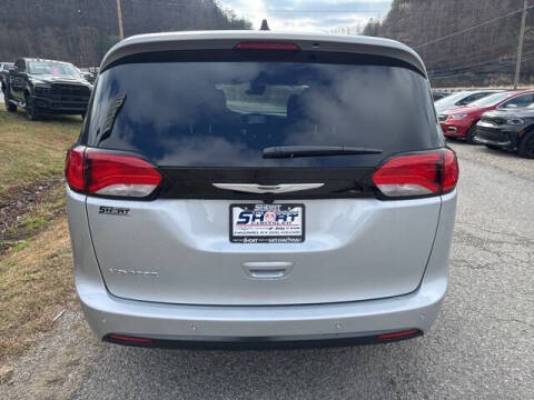 2026 Chrysler Voyager LX