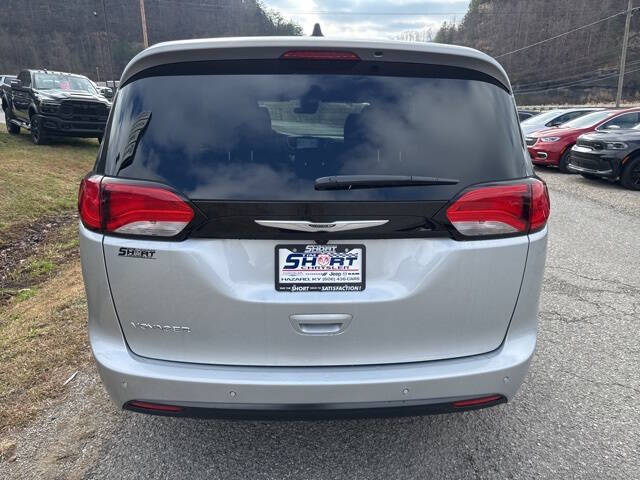 2026 Chrysler Voyager LX