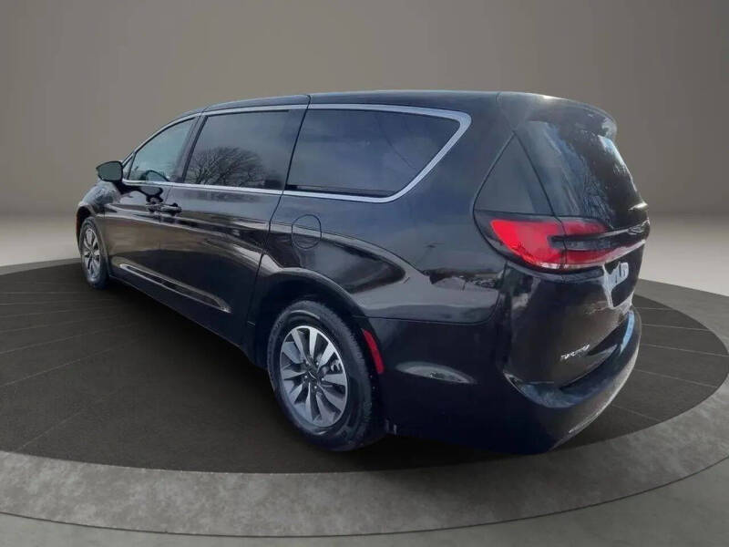 2024 Chrysler Pacifica Plug-In Hybrid Select