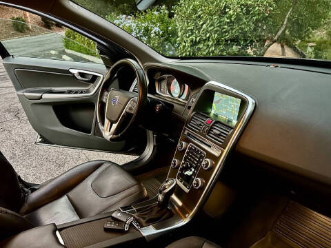 2016 Volvo XC60 T6 Drive-E