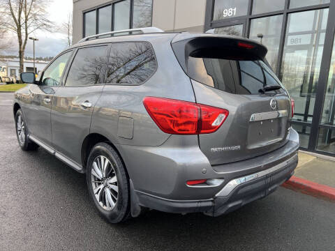 2019 Nissan Pathfinder SL