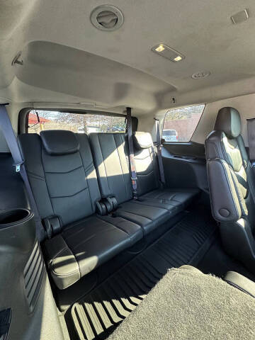 2017 Cadillac Escalade Luxury