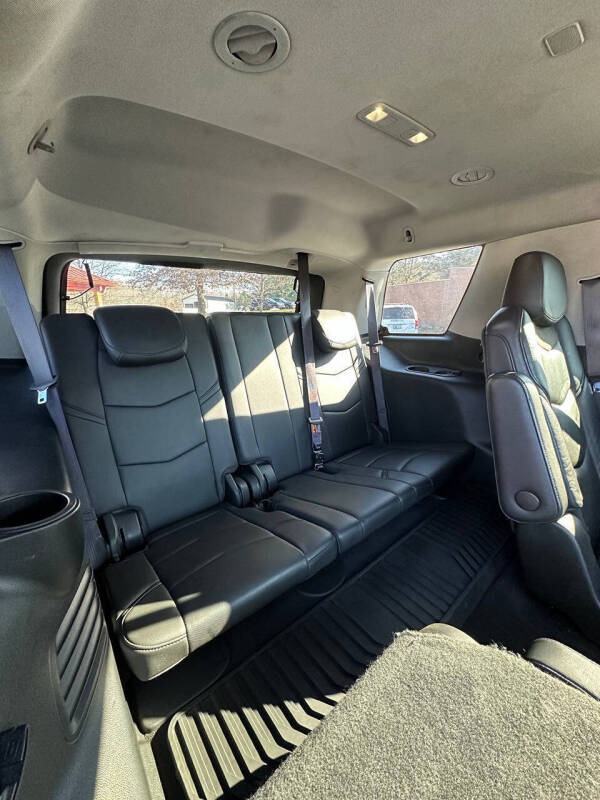 2017 Cadillac Escalade Luxury