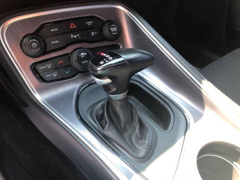 2017 Dodge Challenger R/T Shaker