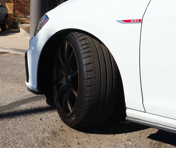 2019 Volkswagen Golf GTI S