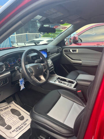 2023 Ford Explorer XLT