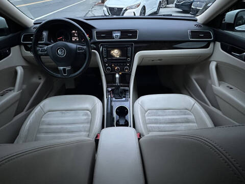 2015 Volkswagen Passat 1.8T SEL Premium