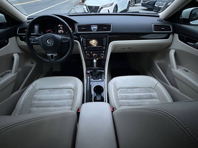 2015 Volkswagen Passat 1.8T SEL Premium