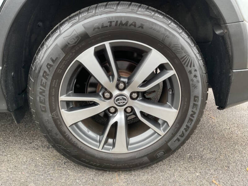 2017 Toyota RAV4 XLE