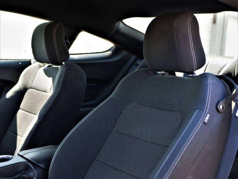 2017 Ford Mustang V6