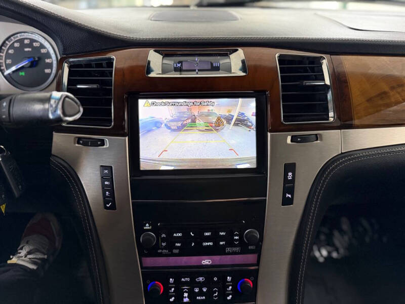 2013 Cadillac Escalade Platinum Edition