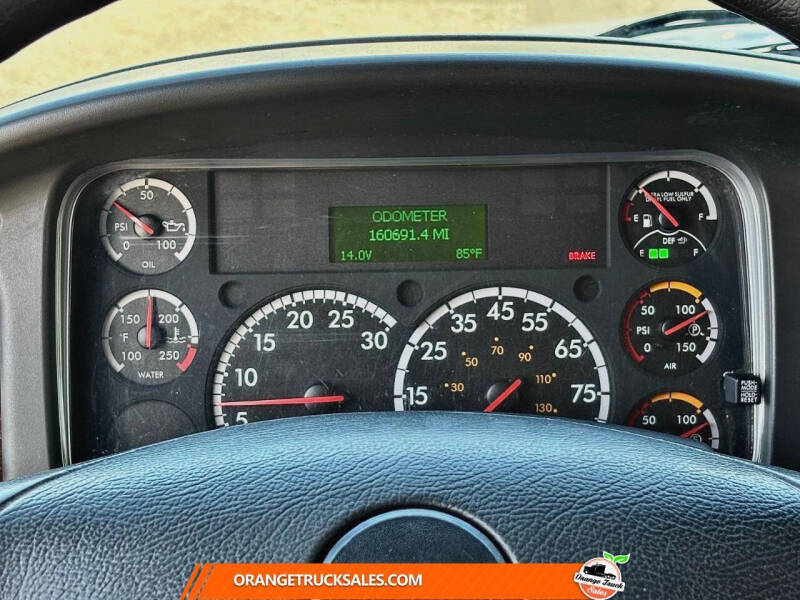 2018 Freightliner M2 106