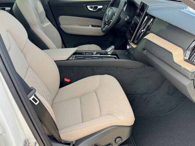 2026 Volvo XC60 B5 Core