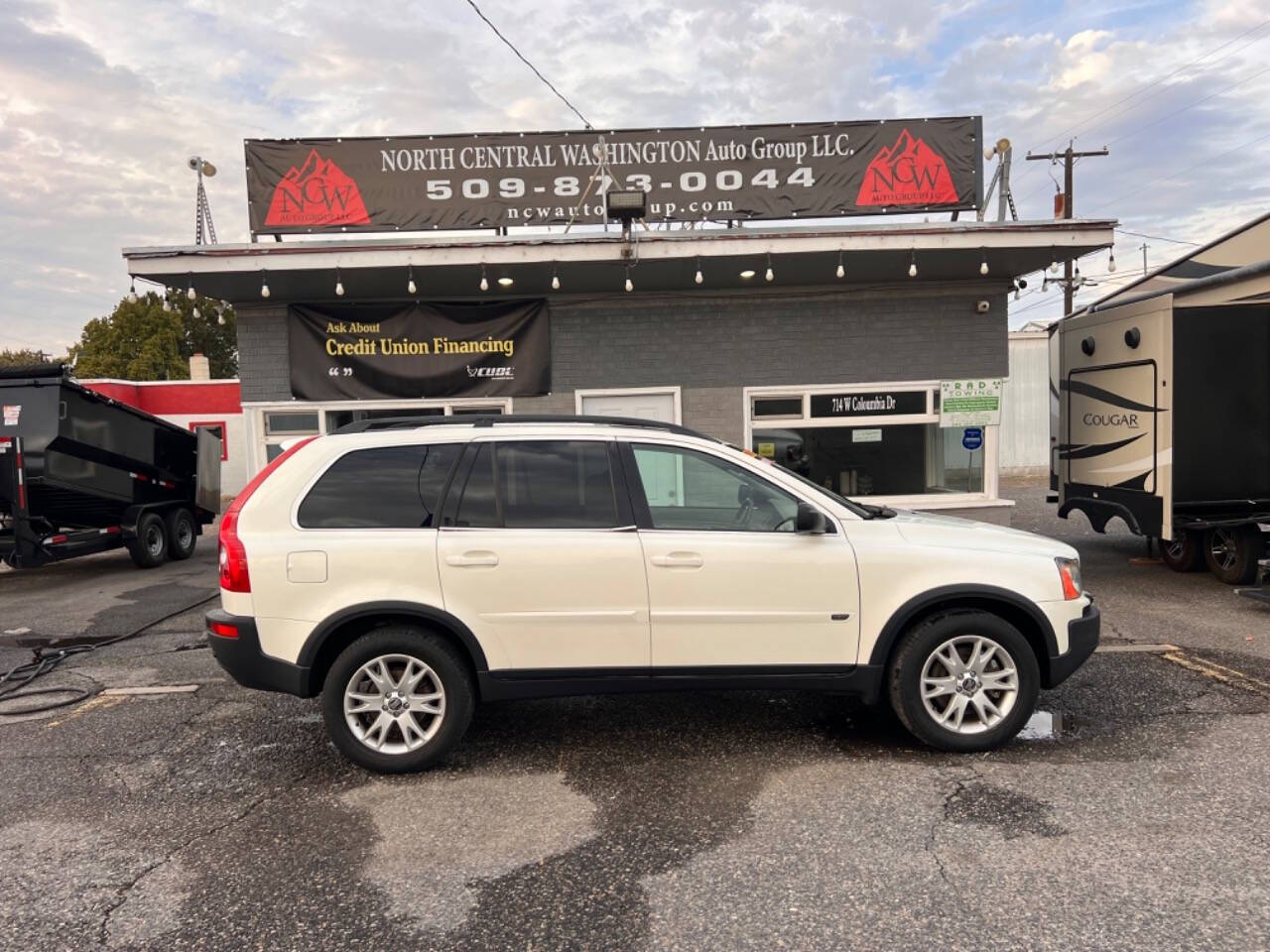 2006 Volvo XC90 for sale at NCW AUTO GROUP in Kennewick, WA