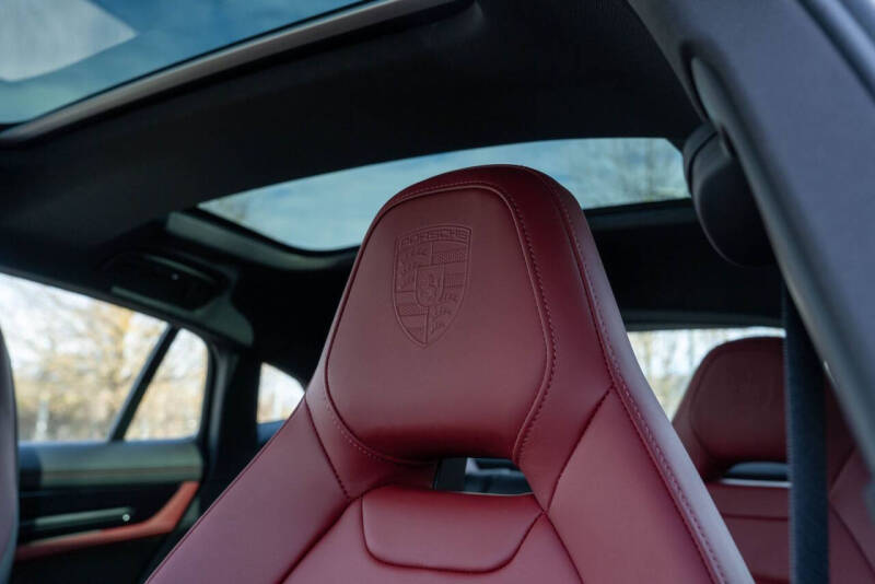 2026 Porsche Panamera 4