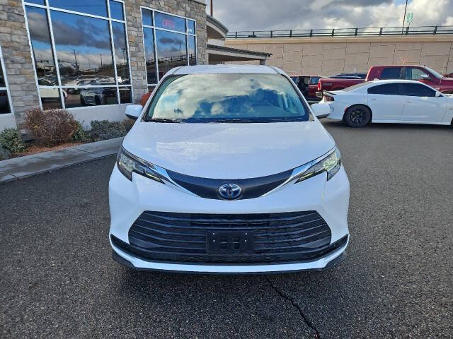 2021 Toyota Sienna LE 8-Passenger