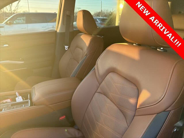 2025 Nissan Pathfinder Platinum