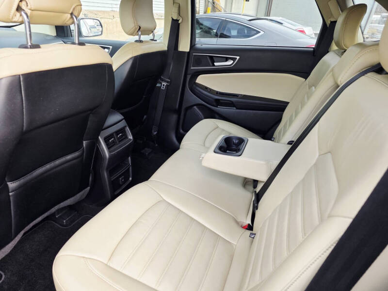 2018 Ford Edge SEL's photo