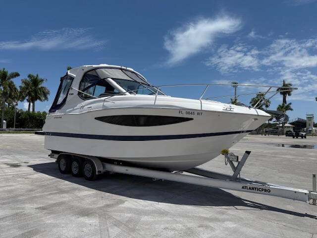 2012 Four Winns V305