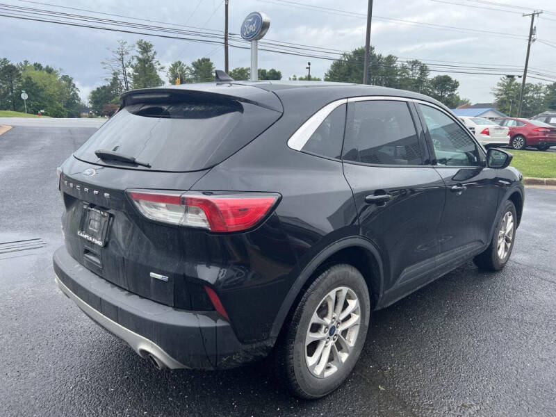 2020 Ford Escape SE