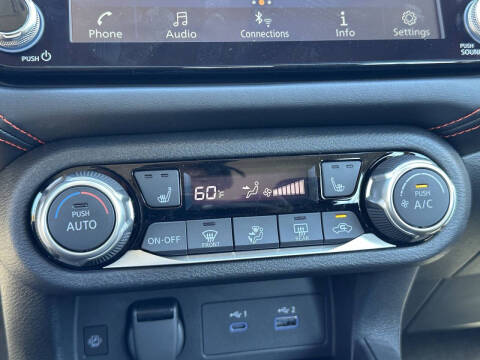 2025 Nissan Versa SR