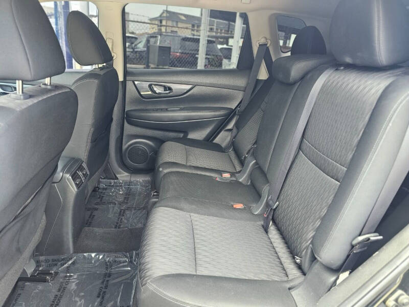 2018 Nissan Rogue SV