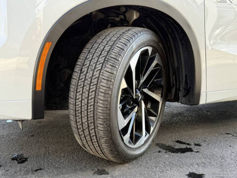 2025 Mitsubishi Outlander PHEV SEL