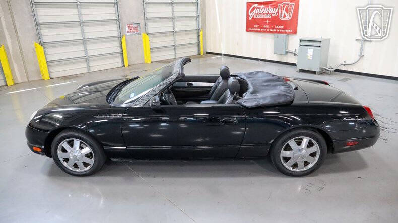 2002 Ford Thunderbird Deluxe