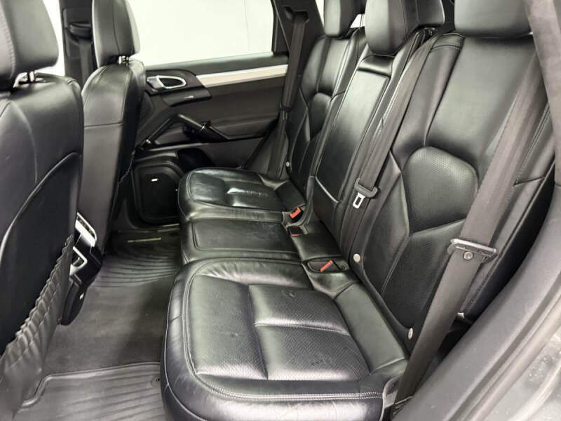 2016 Porsche Cayenne GTS