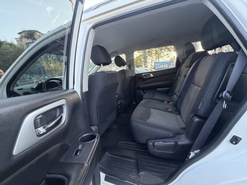 2020 Nissan Pathfinder S