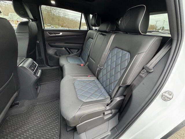 2026 Volkswagen Atlas Cross Sport SEL Premium R-Line 4Motion