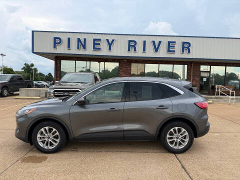 2022 Ford Escape SE Photo