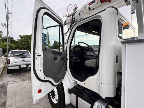 2017 Freightliner M2 106