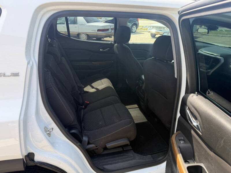 2017 GMC Acadia SLE-2