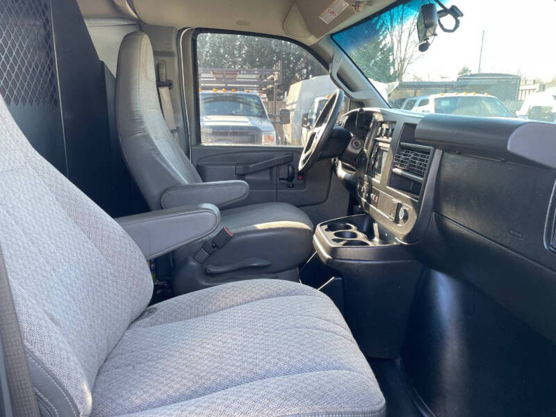 2017 GMC Savana 3500