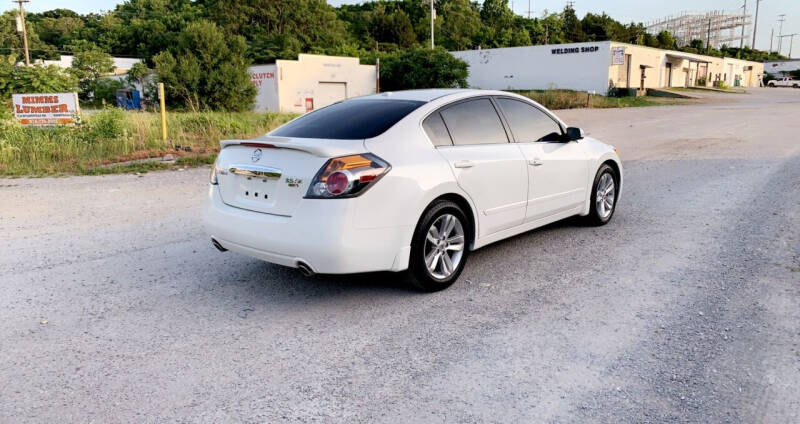 2012 Nissan Altima SR photo 5