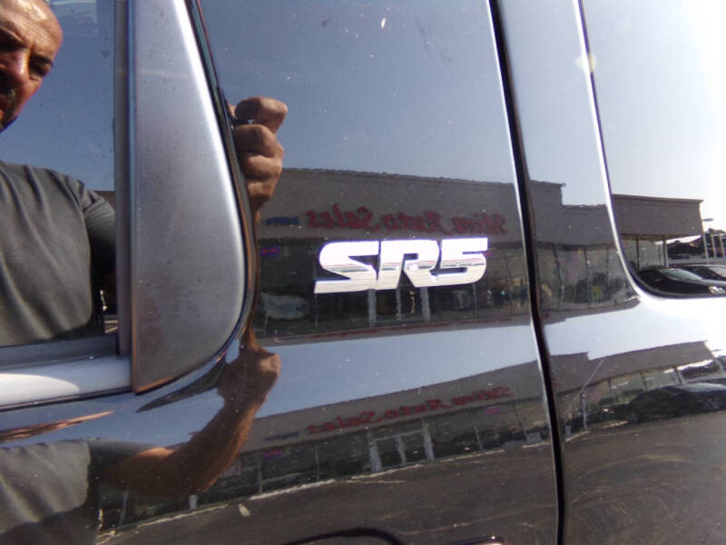 2015 Toyota Sequoia SR5