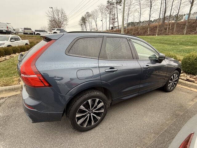 2025 Volvo XC60 B5 Plus Dark Theme